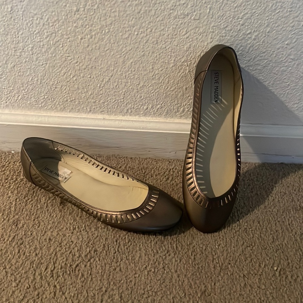Bronze Steve Madden Flats Sz 10